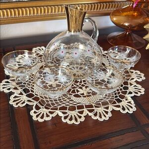 Vintage MCM Atomic apirtif decanter and 4 gold rim glasses. Adorable size.